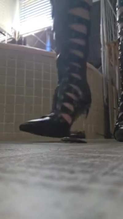 These boots made their debut. What do you think 😏