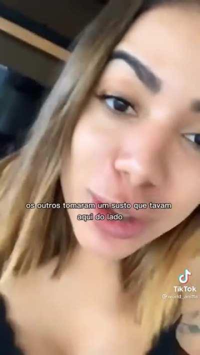 mucalol e o chat invadindo a casa da anitta (tankar o final = buda)