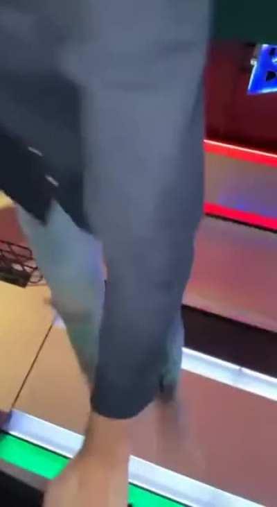 Tom shows off his cool trick