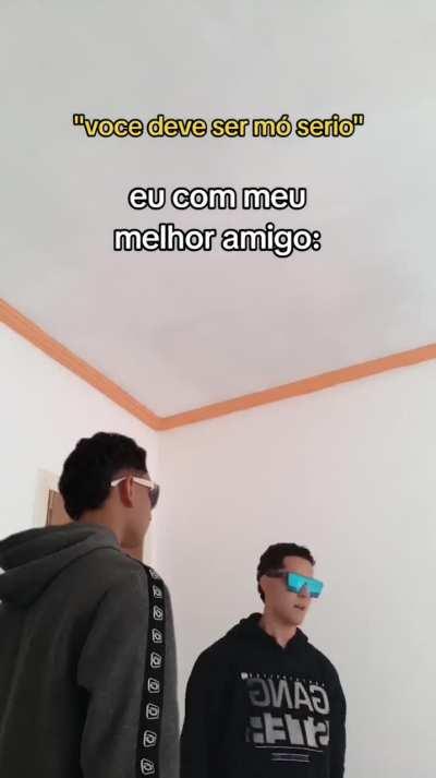Sempre tu tem um amigo assim, se não é você o amigo! Crédito: IG - @bruno.luz17