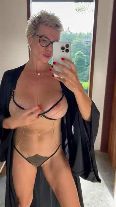 Slutty milf F50, hope you can handle…