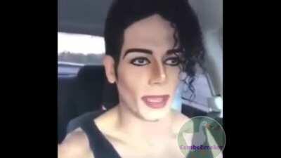 estava aposentado desde a morte da antiga capital r/orochinho mas agora voltarei a produzir memes