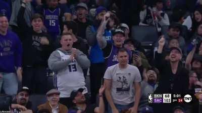 [Highlight] Kevin Huerter picks Kevin Durant's pockets which leads to a Trey Lyles 3 to put the Kings up 35 against the Nets