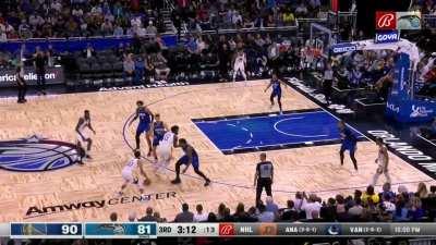 [Highlight]Curry frustrated as Wiseman sets a screen with no urgency, watch wiseman's reaction when he doesn't get the ball