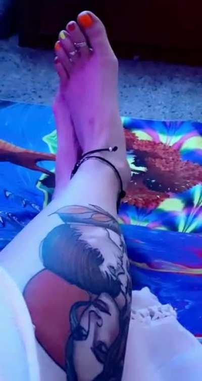Trippy toes