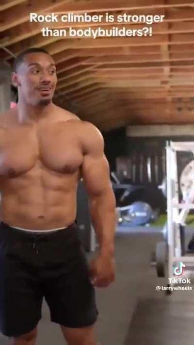 Bodybuilders left Speechless after witnessing a climbers strength