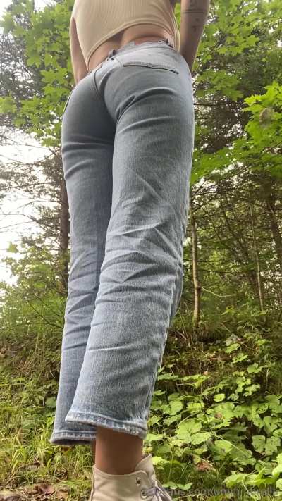 its impossible to go on a hike and not flash the camera