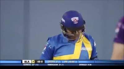 Bro literally hits six while singing 