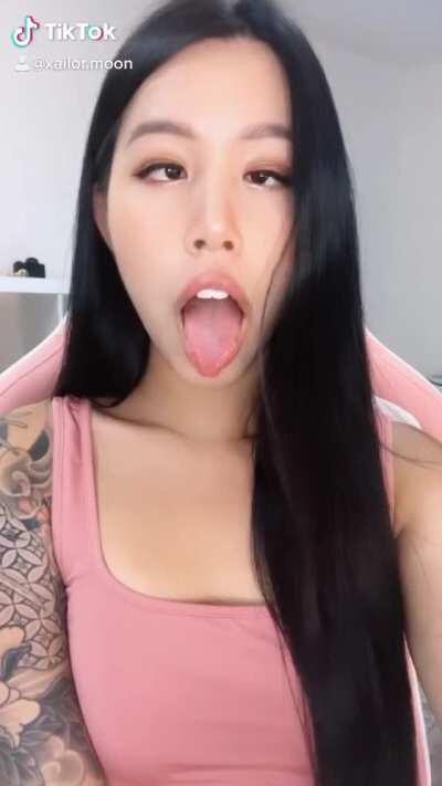 Please penetrate me sir :3