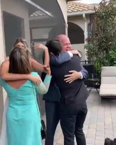 Husband surprises bride by flying her parents from Brazil to their wedding