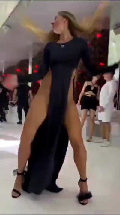 Dancing with no panties in the club