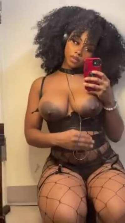 Do you like darkskin latinas?