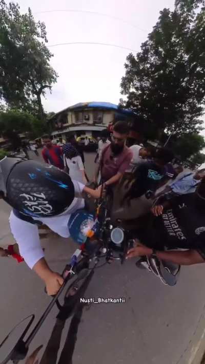 Laal Dupatta Phasgaya Mere Bike Ke Chain Mei