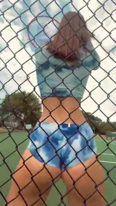 She Loves Tennis (@jane_soul_life)