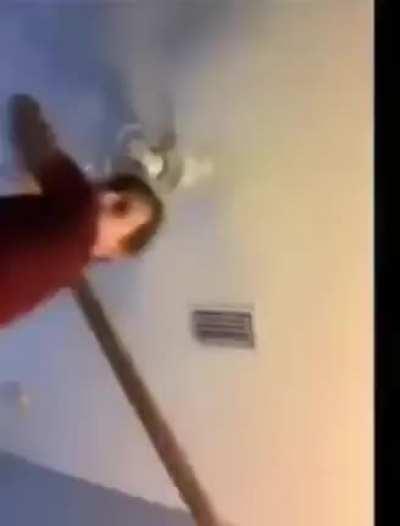 Horror game jumpscares be like