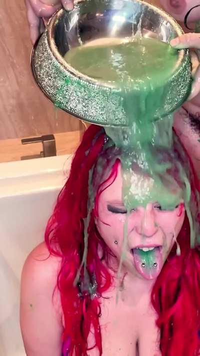 A green vomit shower