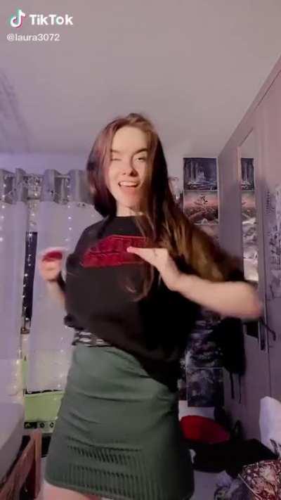 Laura_anne_tiktok - Video #1943