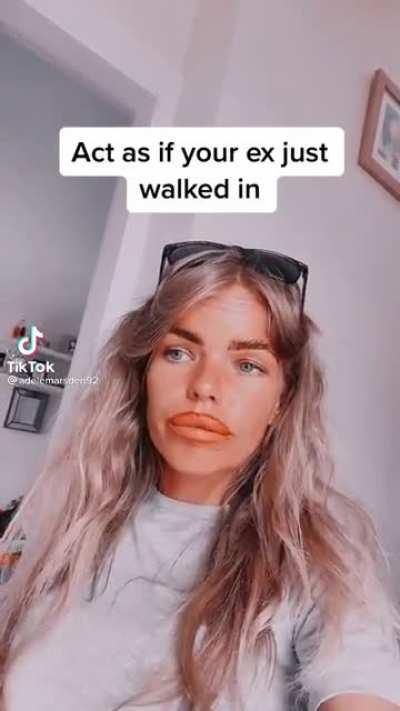 what are those lips⁉️