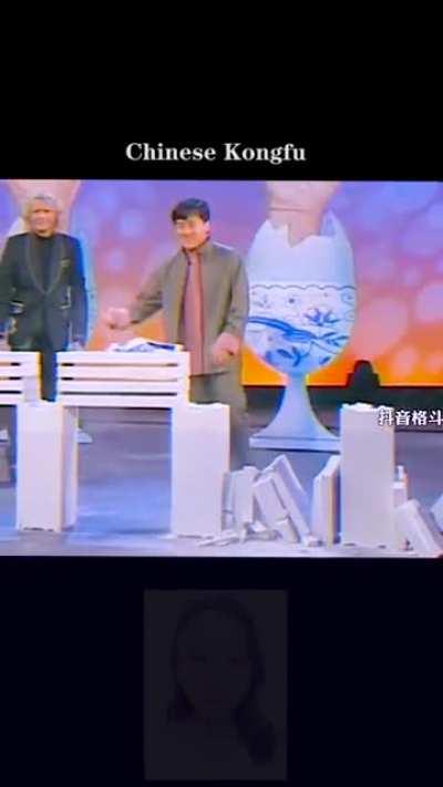 Кому можно доверить своё яйцо драке