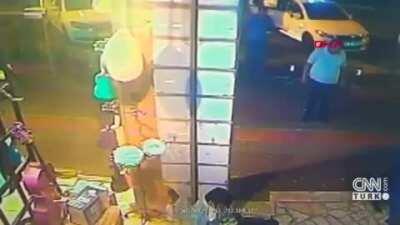 NAMUSUNA G&Ouml;Z DİKENİ EZ OĞLUM! KALKIP DA BANA TACİZCİYİ SAVUNMAYIN. &Ccedil;OCUK DOĞRU OLANI YAPMIŞ HATTA AZ YAPMIŞ ELİNE SAĞLIK. MADDİ DURUMUM YERİNDE OLSA EN İYİ AVUKATI TUTUP EN AZ CEZAYI ALMASI İ&Ccedil;İN ELİMDEN GELENİ YAPARDIM. BU SİZE &Ouml;RNEK OLSUN, KİM Kİ NAMUSUN