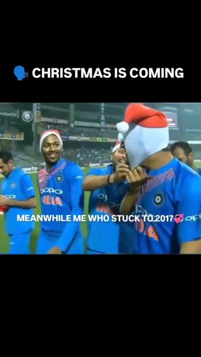 Ye lwda mahiyaaa cute lgg raha h (T : mahi is looking so cute)