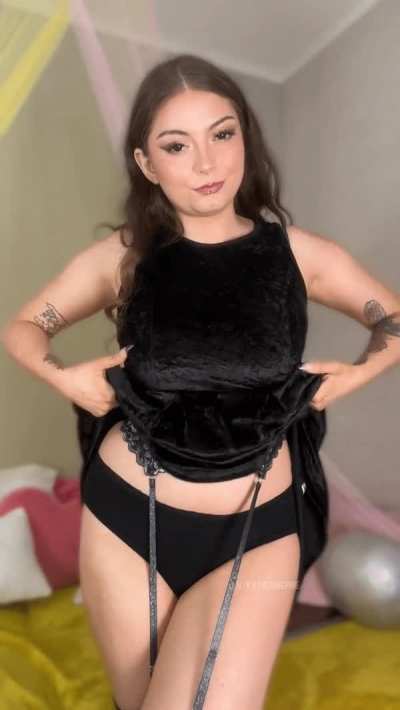 showing off my curvy body is actually my favorite hobby