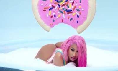 Slappin that phatty around