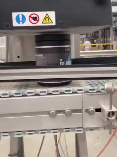 Ultrasonic welding machine.