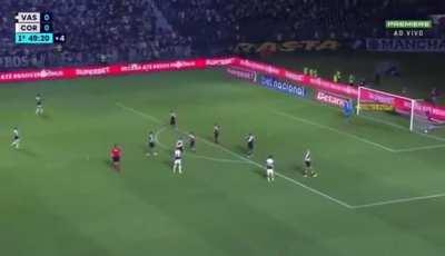 Chute do Yuri Alberto foi tão intankável que fez o juizão encerrar o primeiro tempo