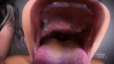 A trip down an ebony giantess throat 