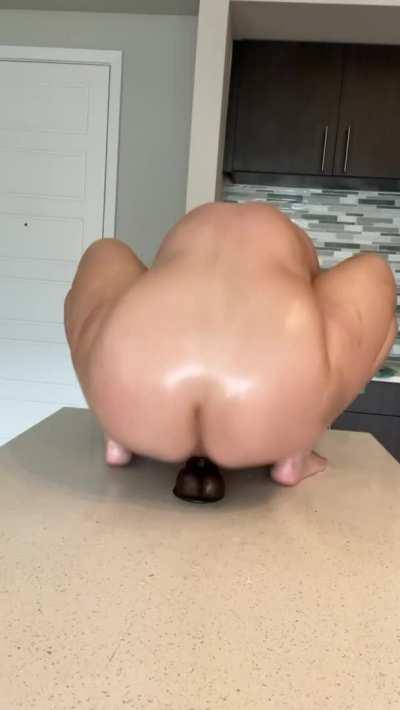 I was so horny that I drenched my kitchen counter