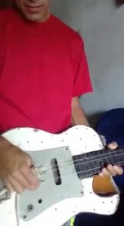 Como Fazer uma Guitarra Elétrica