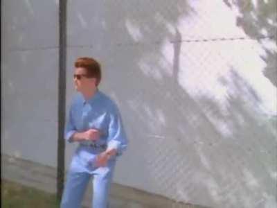 NEVER GONNA- MOTHAM KANN MYRUKALE