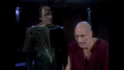 Star Trek but with a Laugh Track