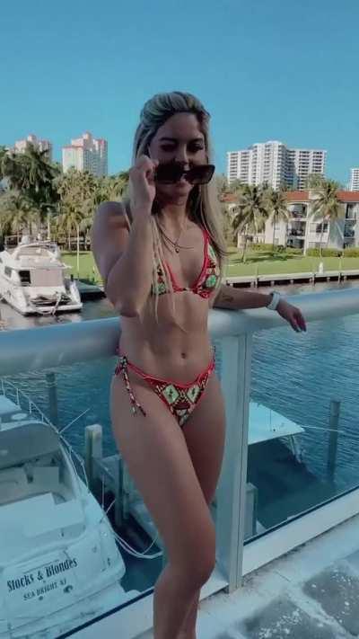 Tay Conti says bye to 2021