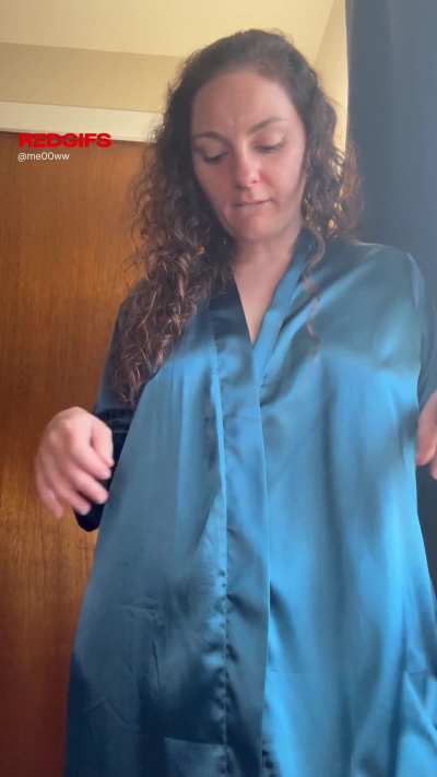 I’ll never understand why some guys hate hairy women so much. I feel sexy.