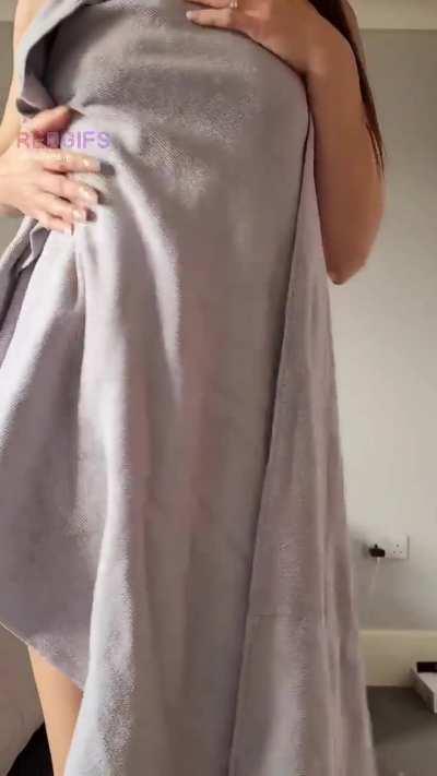 Whoops, my towel slipped 😉 (38f) 