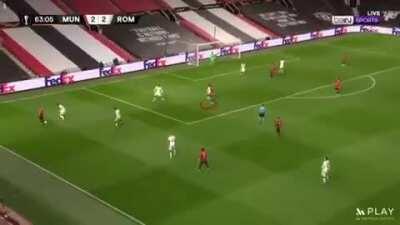 How Cavani's movement was instrumental in our third goal. Credits to @ashwinballal_ on twitter for the graphic.