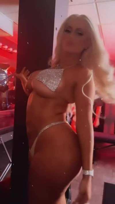 Perfect bimbo curves