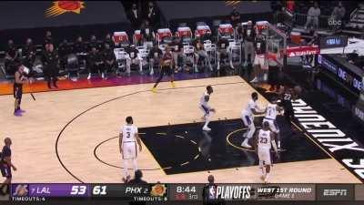 [Highlight] Deandre Ayton gets wide open but doesn't shoot it