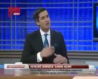 Berke bey anime kızlarını gerçeğe çevirmeye koşuyor