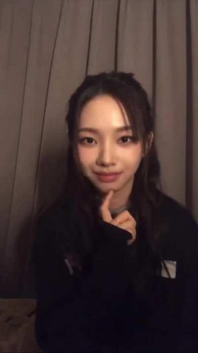 Karina smacking Winter so cute