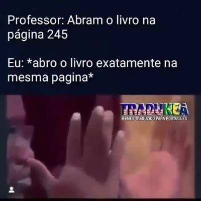 Esse sub só tem pedofilo e nazista. Já virou o sub do orochi. A quantidade de radiação que flui por este lugar é maior que a de Chernobyl.