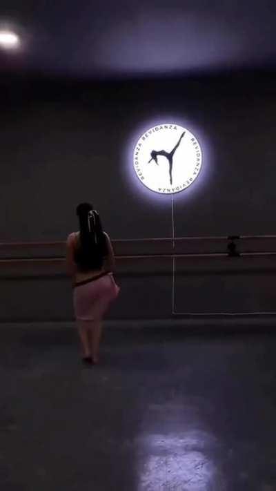 Kuch start ho Raha hai