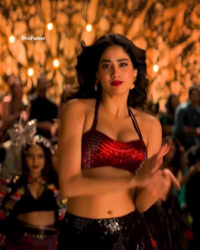 Jhanvi shaking her assets part 3