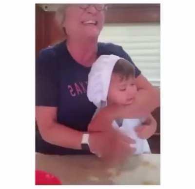 mano o que tá acontecendo com essa criança?