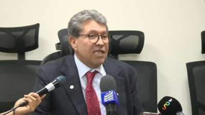 Monreal dice que no va a pasar la ley que propone cárcel por hacer memes. No le voy a dar las gracias