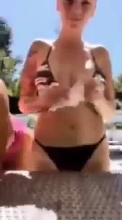 Pool 🏊‍♀️ ready