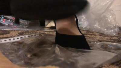 Miss Nanami vs crickets