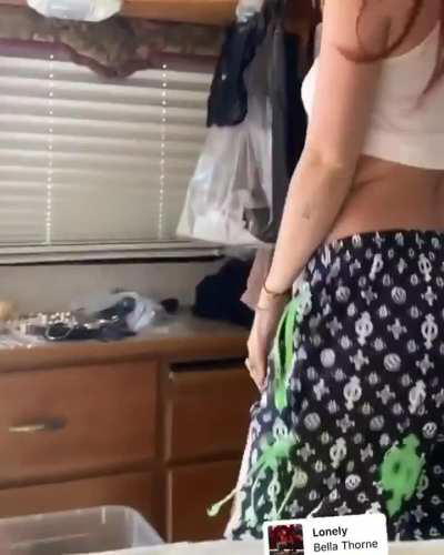 Bella Thorne 